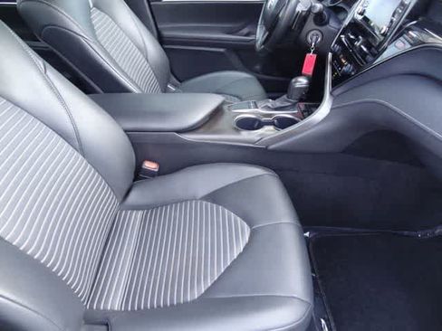Used 2024 Toyota Camry SE FWD image 13