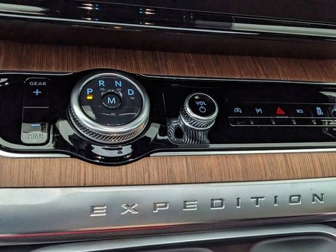 New 2025 Ford Expedition King Ranch image 30