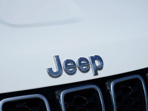 Used 2022 Jeep Grand Cherokee Limited image 47