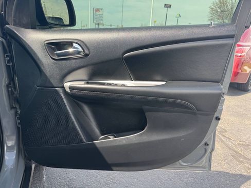Used 2020 Dodge Journey SE w/ SE Popular Equipment Group FWD image 19