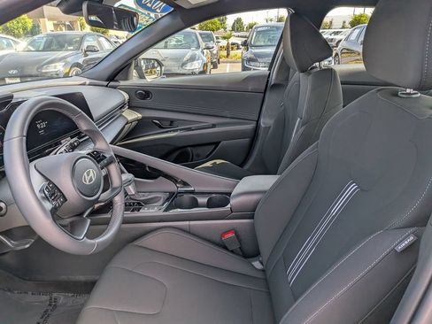 Used 2026 Hyundai Elantra SEL FWD image 15
