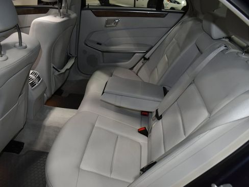 Used 2014 Mercedes-Benz E 350 Sedan image 36