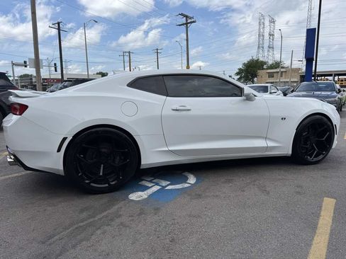 Used 2016 Chevrolet Camaro SS RWD image 4