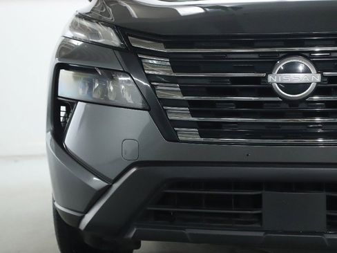 Used 2024 Nissan Rogue S image 7