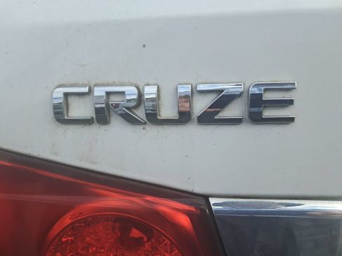 Used 2014 Chevrolet Cruze LT FWD image 10
