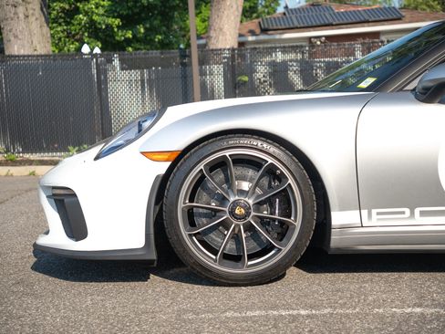 Used 2019 Porsche 911 Speedster RWD image 16