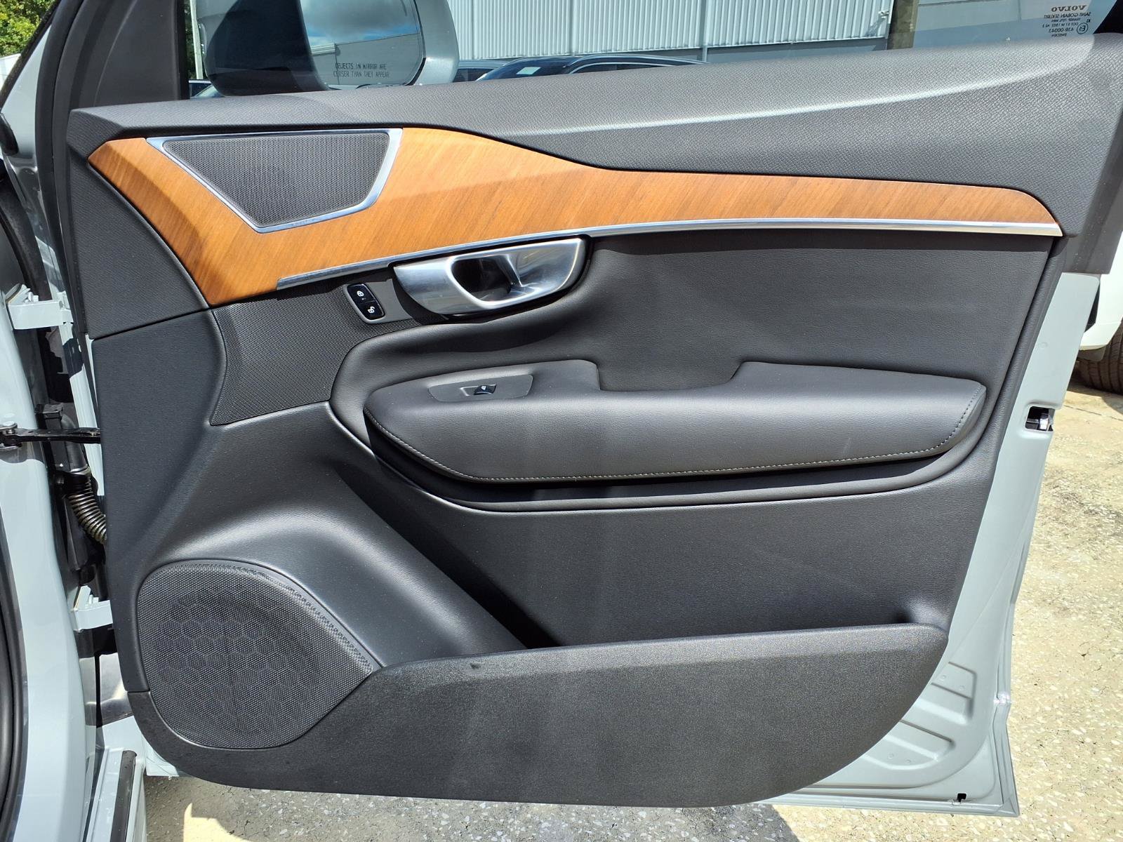 Certified 2024 Volvo XC90 B6 Plus w/ Protection Package Premier AWD/4WD image 13