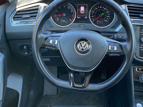 Used 2019 Volkswagen Tiguan SE AWD/4WD image 4