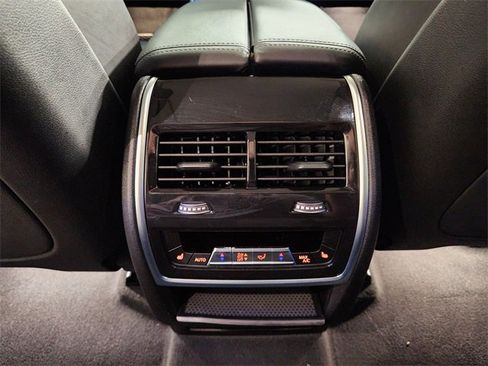 Used 2025 BMW X7 xDrive40i image 31