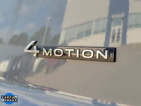 Used 2024 Volkswagen Atlas Cross Sport SEL R-Line AWD/4WD image 7