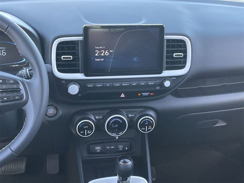 New 2025 Hyundai Venue Limited image 14