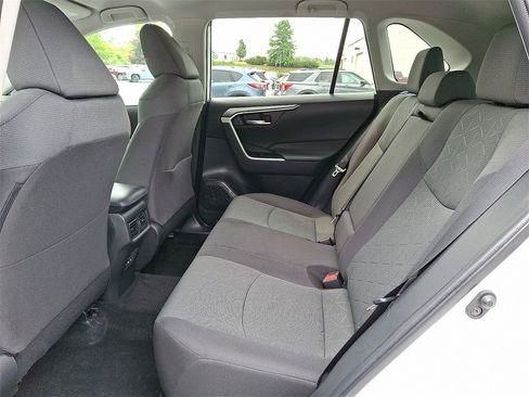 Used 2022 Toyota RAV4 XLE image 13