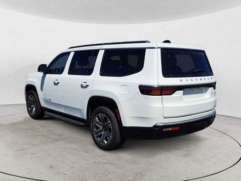 Used 2024 Jeep Wagoneer Series II w/ Flexible Seating Group image 5