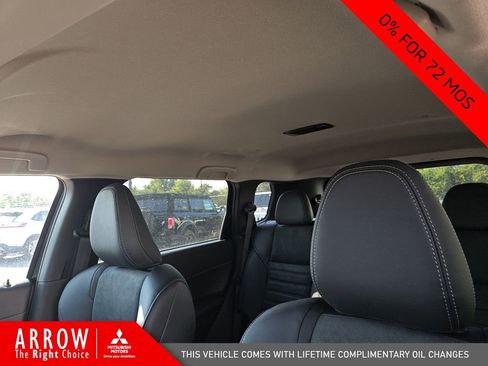 New 2025 Mitsubishi Outlander SE image 22