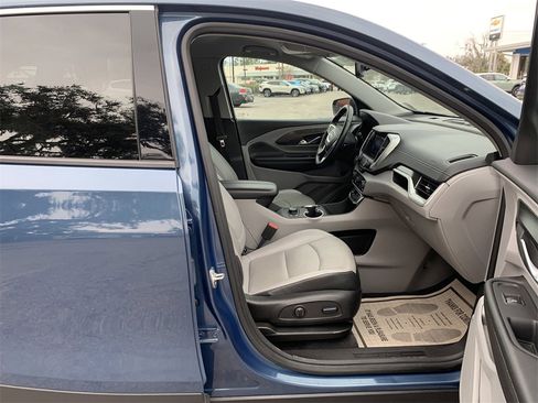 Used 2024 GMC Terrain SLT image 6