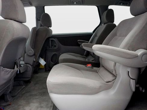 Used 2004 Toyota Sienna LE FWD image 11