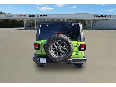 Used 2025 Jeep Wrangler Sport image 4