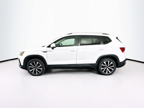 Used 2022 Volkswagen Taos SE image 4
