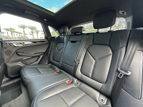 Used 2026 Porsche Macan AWD/4WD image 35