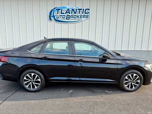 Used 2024 Volkswagen Jetta S image 3