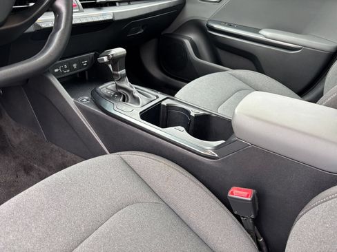 Used 2025 Kia K4 FWD image 40