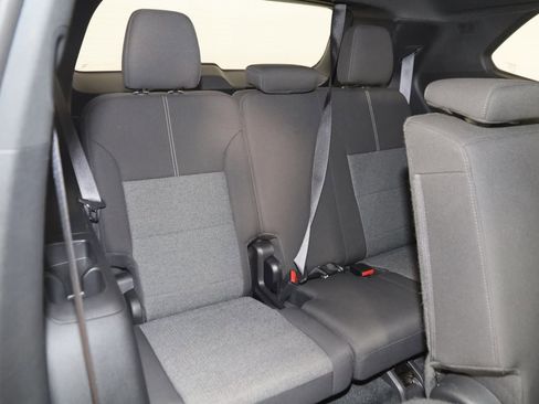 Used 2025 GMC Acadia Elevation image 14