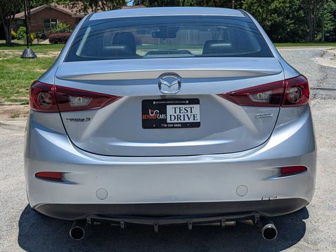 Used 2018 MAZDA MAZDA3 Touring FWD image 4