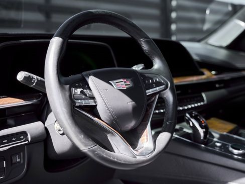 Used 2021 Cadillac Escalade Sport Platinum w/ LPO, ONYX Package image 38