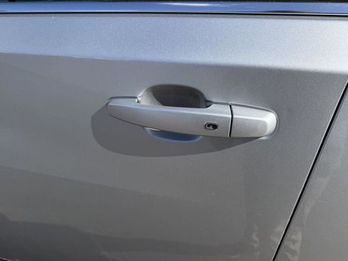 Used 2021 Chevrolet Traverse LT AWD/4WD image 10