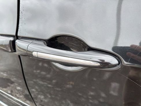 Used 2017 Chrysler Pacifica Limited image 14