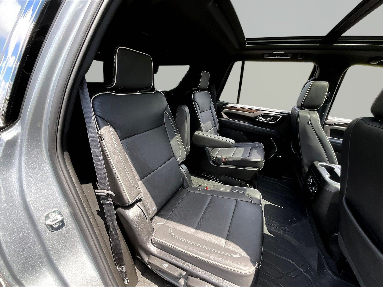 Used 2023 Chevrolet Tahoe Premier w/ Premium Package AWD/4WD image 25