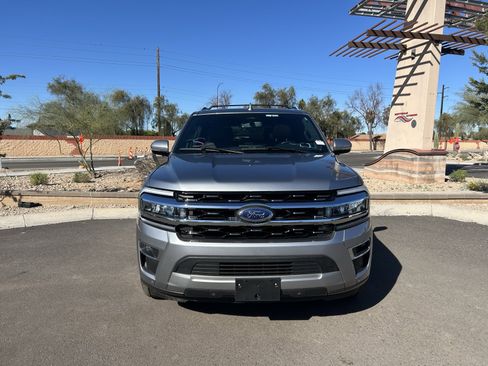 Used 2024 Ford Expedition Limited image 8
