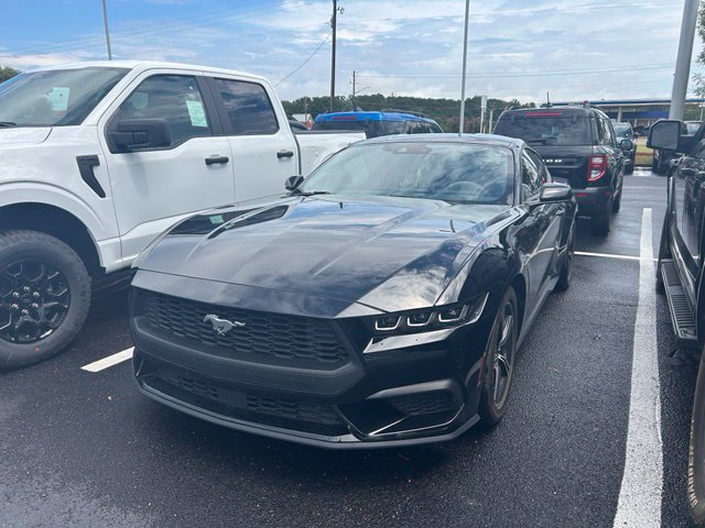 Used 2024 Ford Mustang Coupe RWD image 1