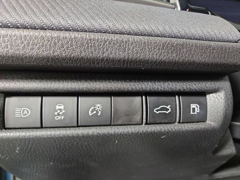 Used 2025 Toyota Camry SE FWD image 29