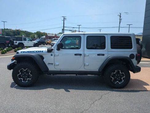 Used 2023 Jeep Wrangler Unlimited Rubicon 4xe w/ Cold Weather Group AWD/4WD image 7