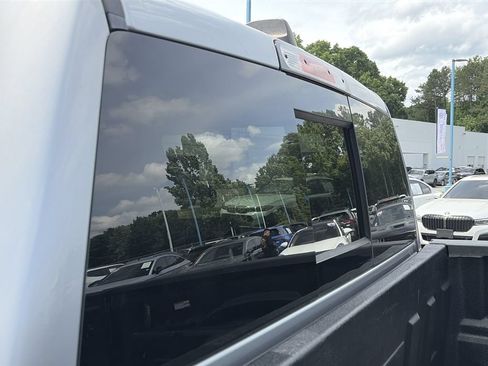 Used 2025 RAM 1500 Laramie AWD/4WD image 16