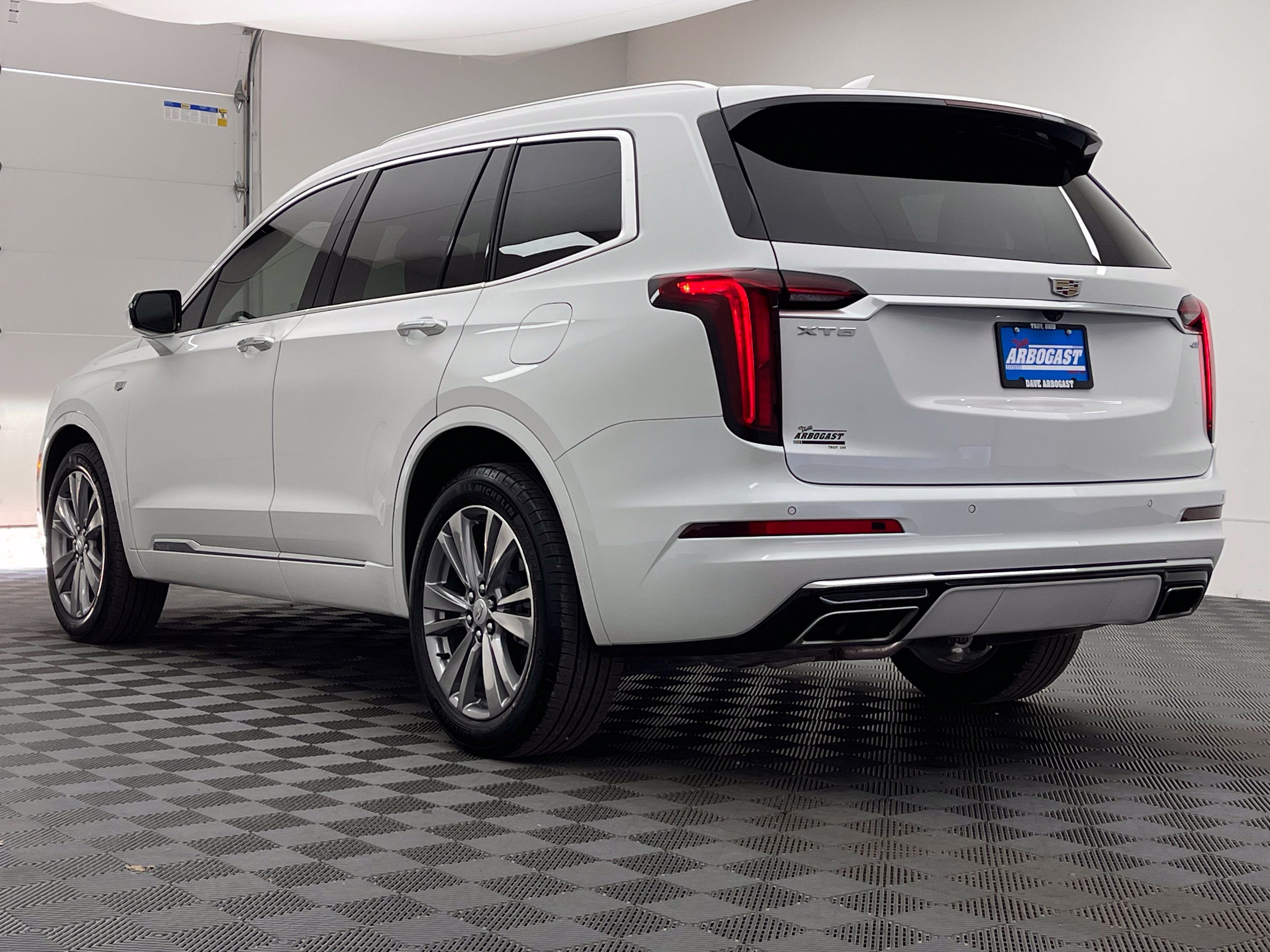 Used 2024 Cadillac XT6 Premium Luxury FWD image 14