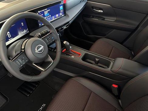 New 2026 Nissan Kicks SR FWD image 10