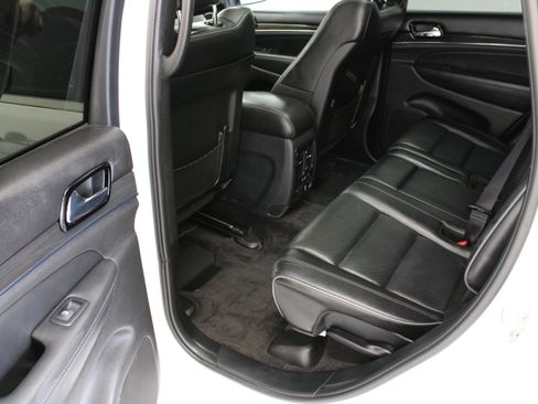 Used 2019 Jeep Grand Cherokee Overland RWD image 30