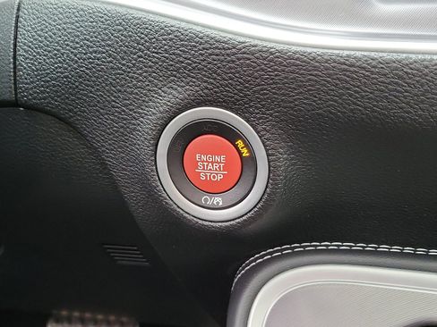 Used 2020 Dodge Challenger SRT Hellcat image 24