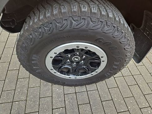 Used 2022 Ford Bronco Black Diamond w/ Sasquatch Package image 10