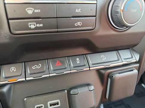 New 2026 Chevrolet Silverado 1500 Custom Trail Boss w/ LPO, Dark Essentials Package AWD/4WD image 30