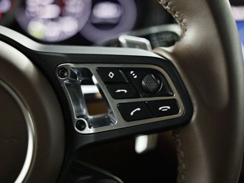 Certified 2023 Porsche Cayenne Turbo S AWD/4WD image 36