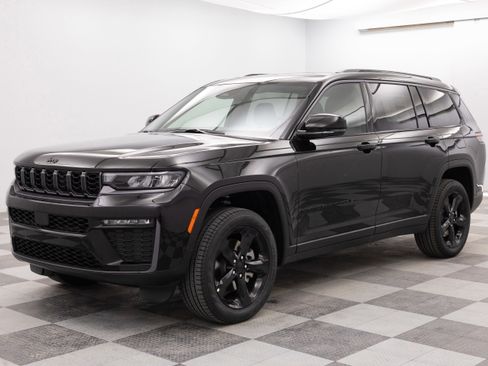 New 2026 Jeep Grand Cherokee L Limited w/ Limited Altitude Package AWD/4WD image 8
