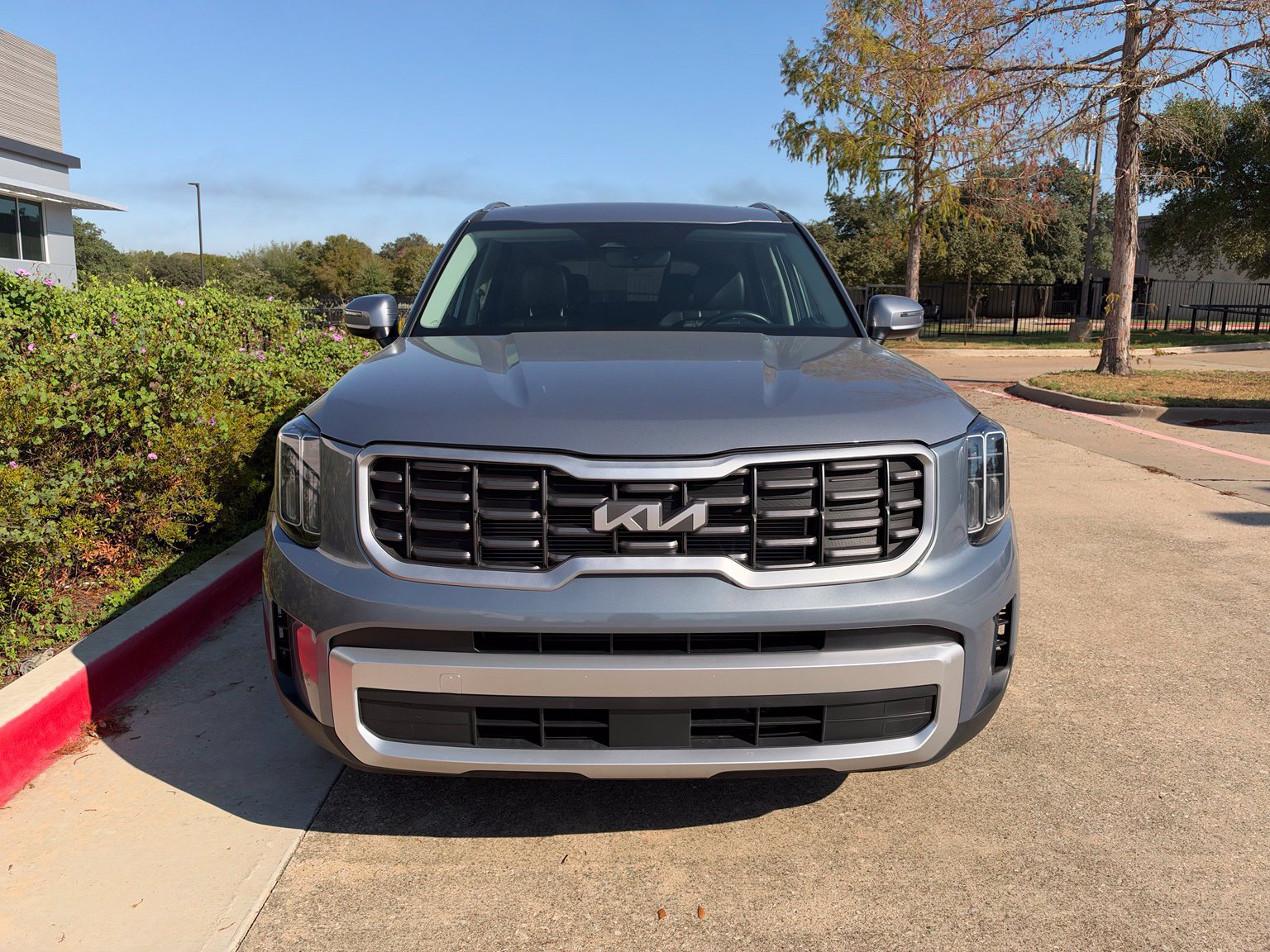 Used 2025 Kia Telluride S AWD/4WD image 2