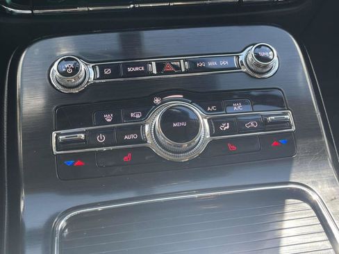 Used 2021 Lincoln Nautilus AWD w/ Equipment Group 101A image 27