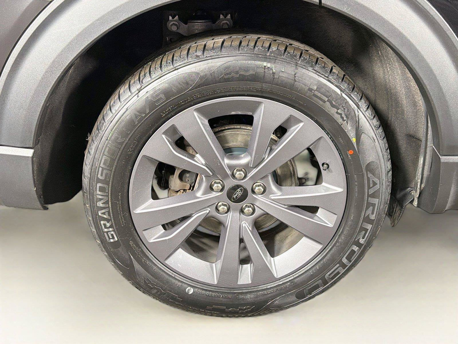 Used 2023 Ford Explorer XLT w/ Equipment Group 202A AWD/4WD image 34