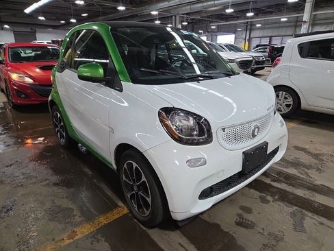 Used 2017 smart fortwo electric drive image 3