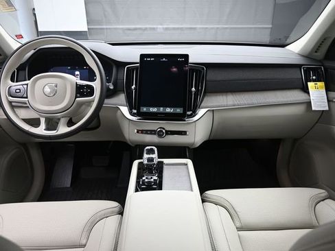 Used 2026 Volvo XC90 T8 Ultra w/ Protection Package Premier image 9