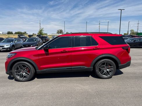 Used 2025 Ford Explorer ST w/ Sun And Sound Package AWD/4WD image 4